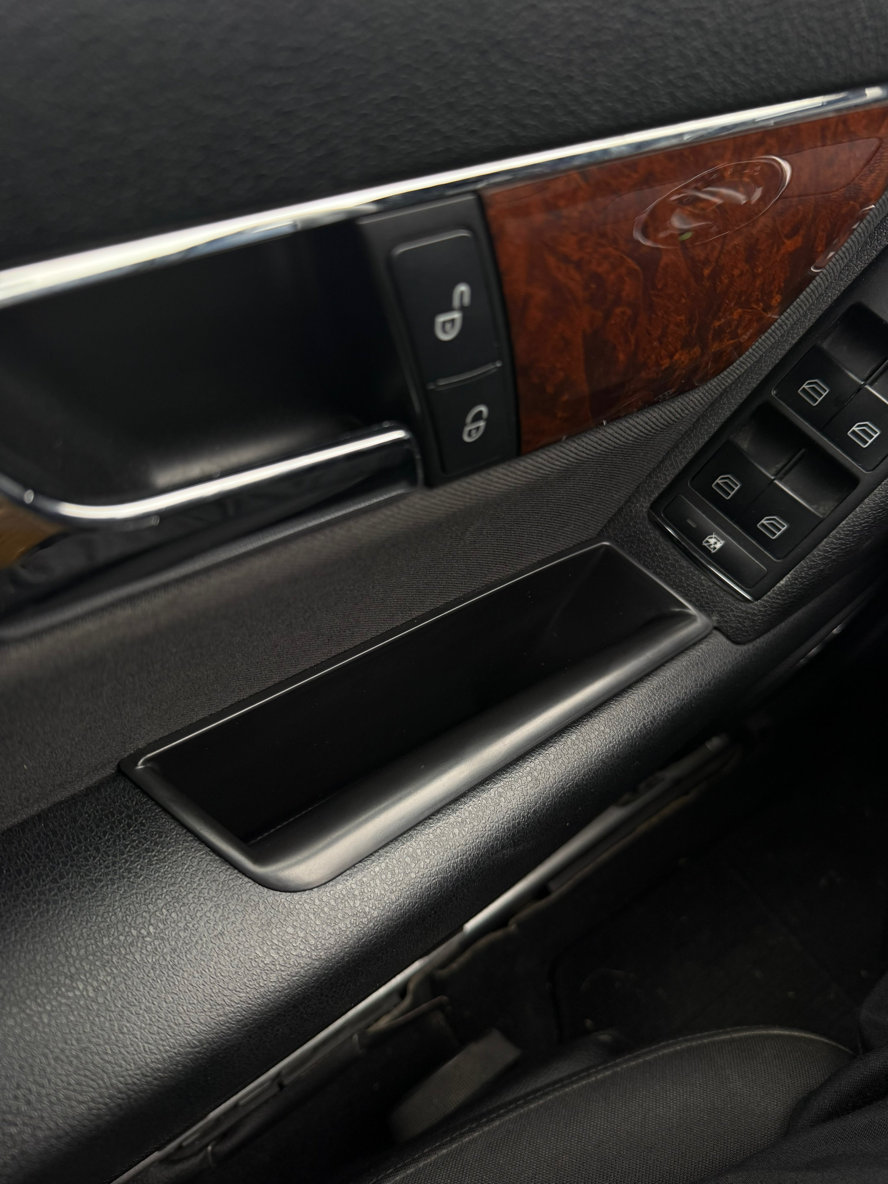 PRESPEED LISÄSÄILYTYSTILAA OVIKAHVAAN – W204/S204